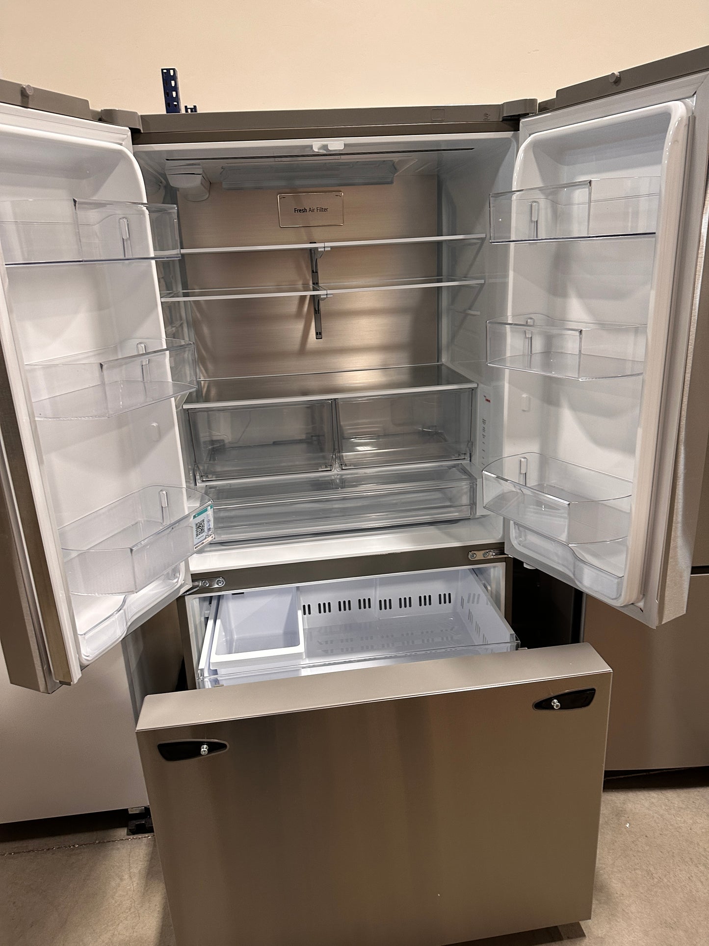 GORGEOUS! 27 Cu. Ft. Smart Counter-Depth MAX French Door Refrigerator LG  MODEL: LRFLC2706S  REF13723