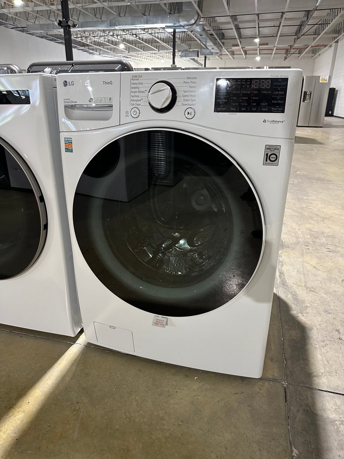 STACKABLE SMART FRONT LOAD LG WASHER WITH STEAM - Model:WM4200HWA  WAS11661S