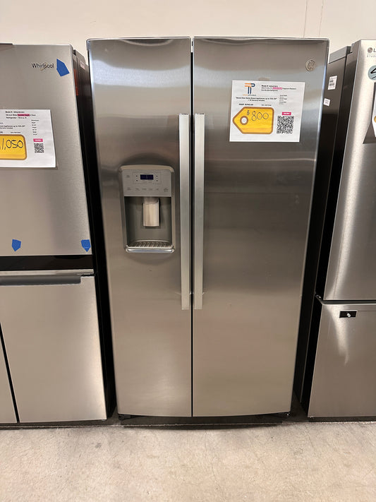 GREAT NEW GE COUNTER DEPTH SIDE-BY-SIDE REFRIGERATOR MODEL: GZS22IYNFS  REF13748