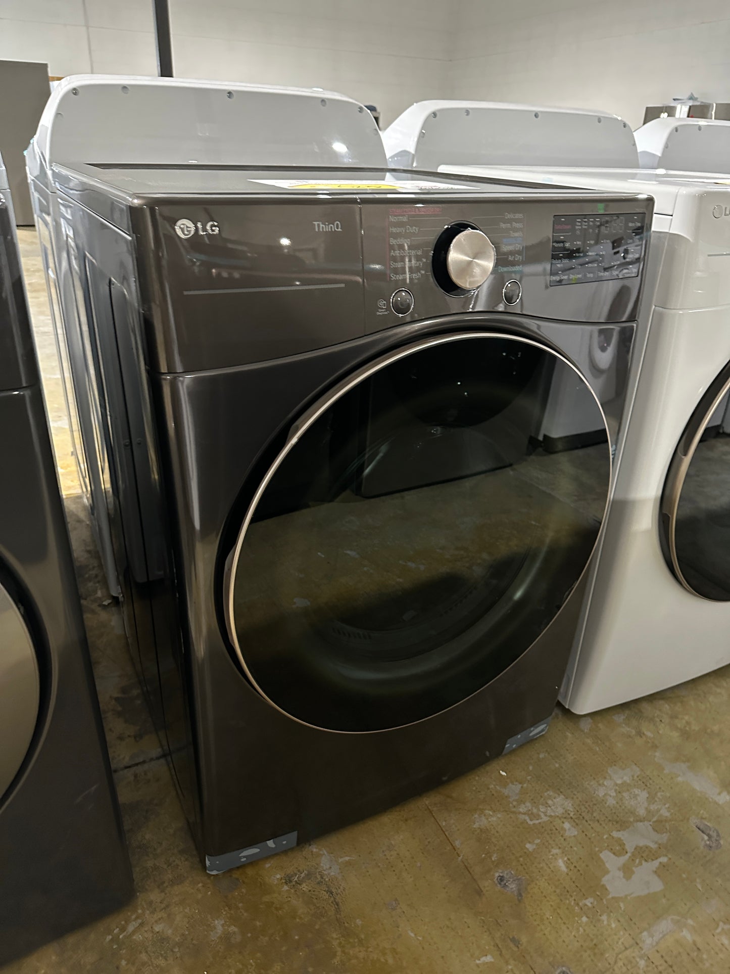 STACKABLE LG SMART ELECTRIC DRYER Model:DLEX4000B  DRY11777S