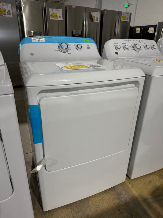 4-Cycle Electric Dryer - White on white/silver  Model:GTD45EASJWS  DRY11836S