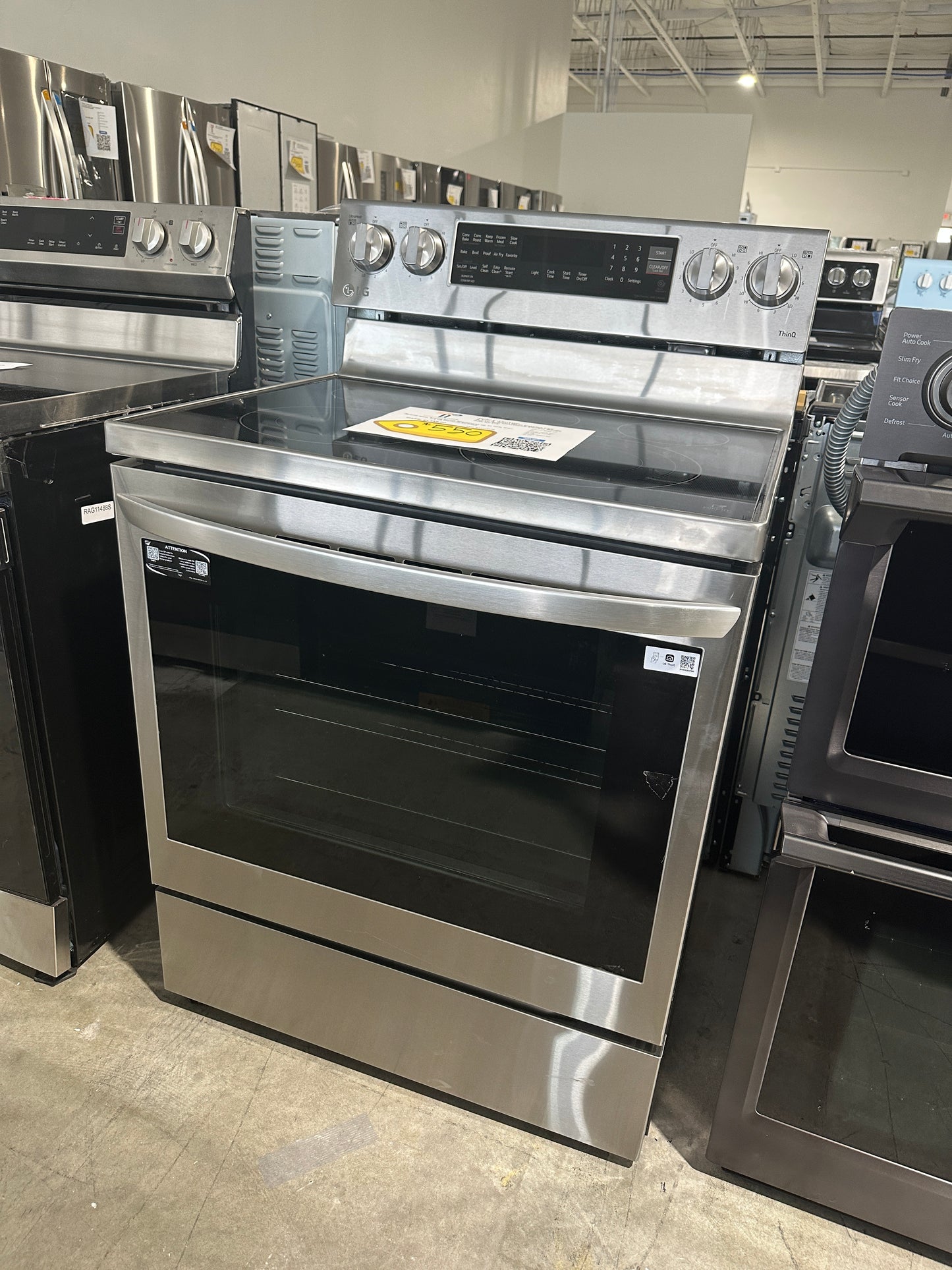 GREAT NEW ELECTRIC CONVECTION LG RANGE Model:LREL6325F  RAG11517S