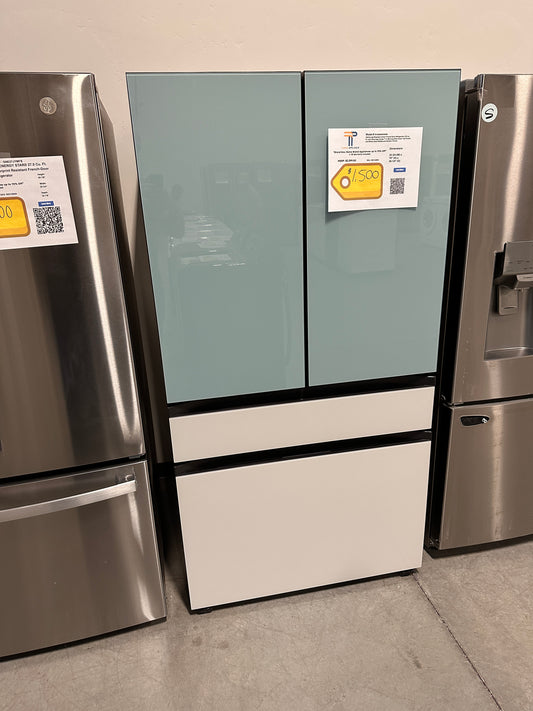 Samsung Bespoke 4-Door French Door Refrigerator with Beverage Center  MODEL: RF29BB86004M  REF13802