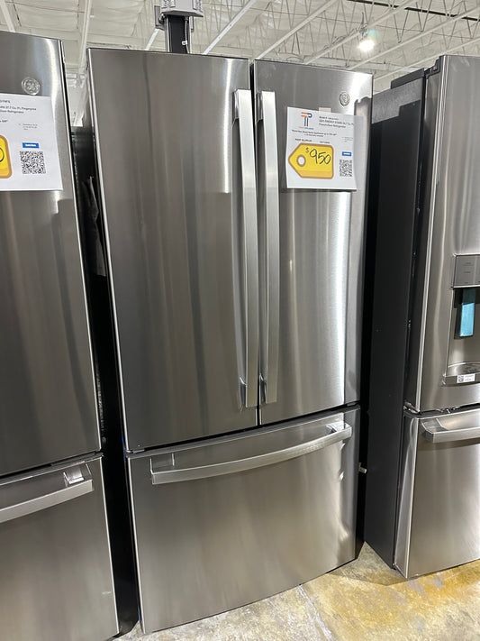 GE 24.8-cu ft French Door Refrigerator with Ice Maker MODEL: GNE25JYKFS  REF12205S