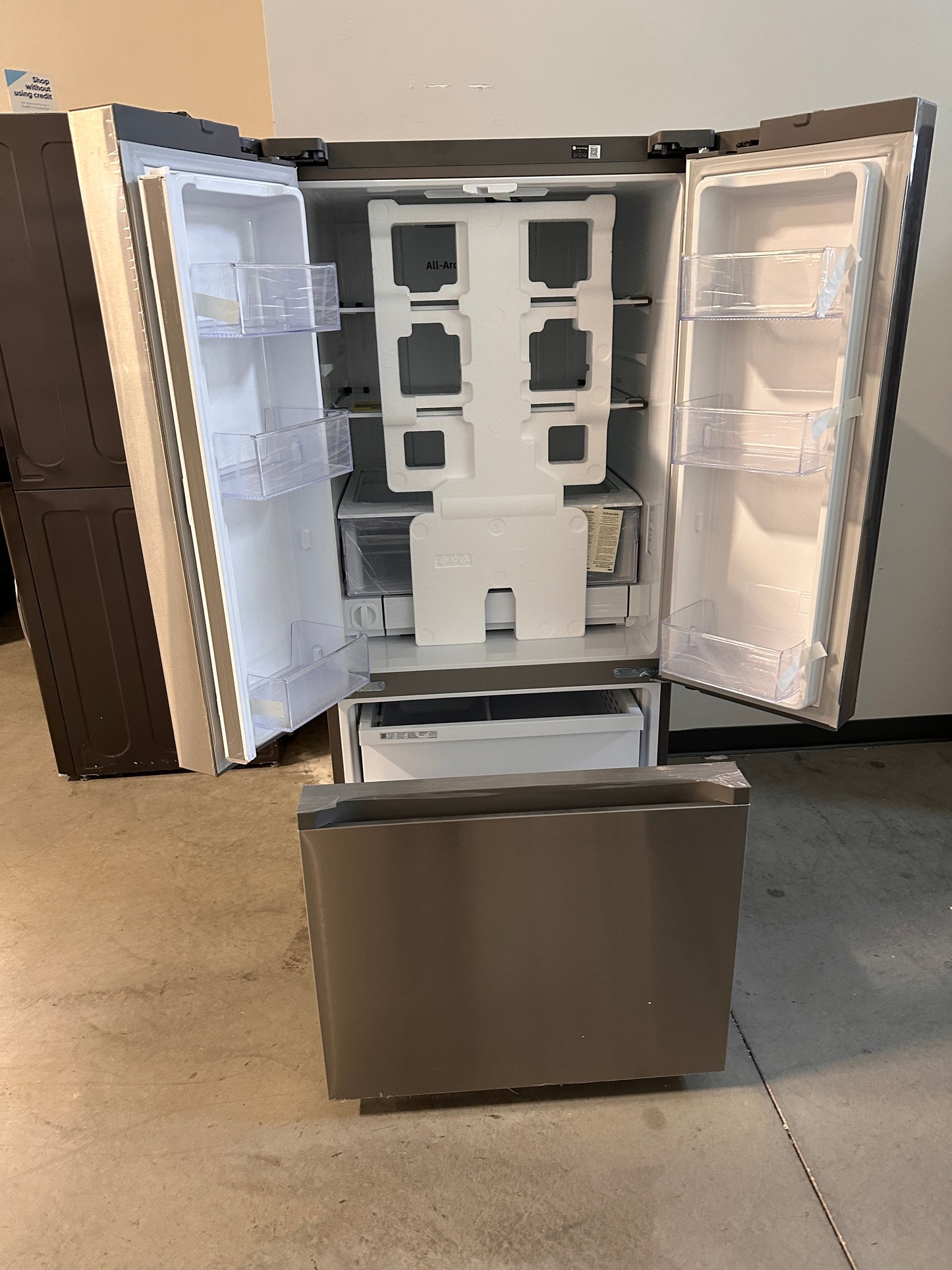 LOW PRICE! Samsung 22 Cu. Ft. Smart 3-Door French Door Refrigerator  MODEL: RF22A4121SR  REF13824