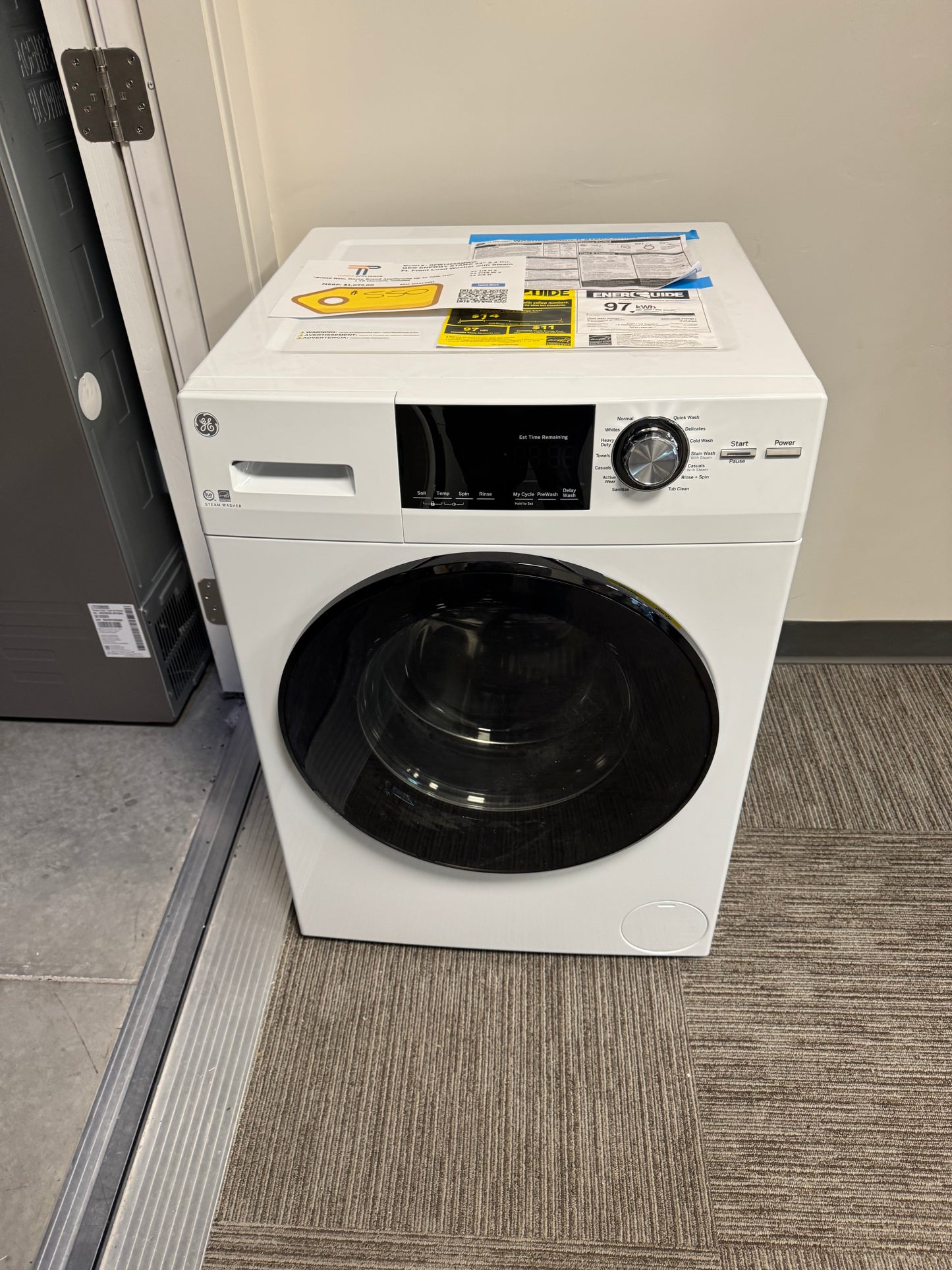 GE® ENERGY STAR® 24" 2.4 Cu. Ft. COMPACT Front Load Washer with Steam MODEL: GFW148SSMWW SKU: WAS14091
