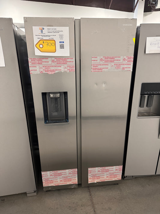 SLEEK! Samsung 27.4 cu ft Side by Side Refrigerator  MODEL: RS27T5200SR  REF13825