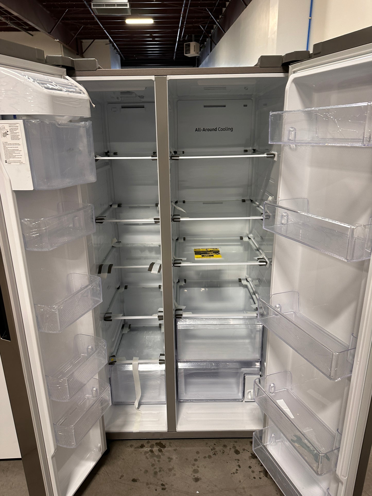 SAMSUNG LARGE CAPACITY SIDE BY SIDE REFRIGERATOR - REF12832 RS28A500ASR