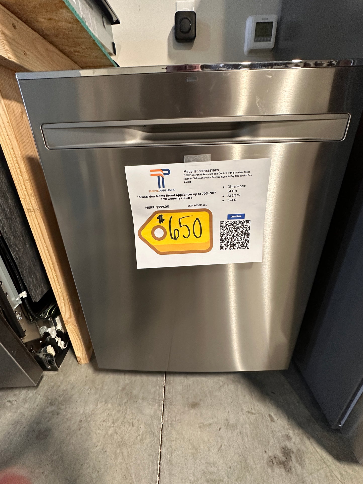 NEW GE DISHWASHER WITH HIDDEN CONTROLS - DSW11581 GDP665SYNFS