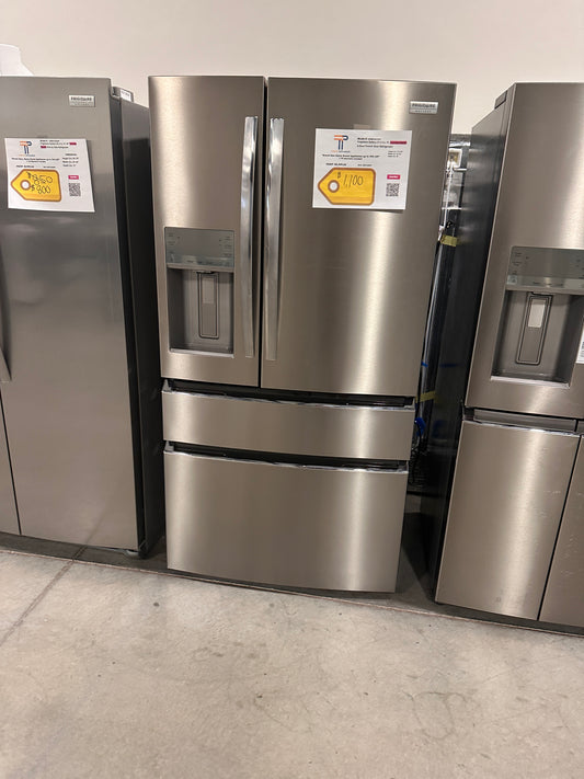 BRAND NEW GORGEOUS COUNTER DEPTH REFRIGERATOR MODEL: GRMC2273CF  REF13833