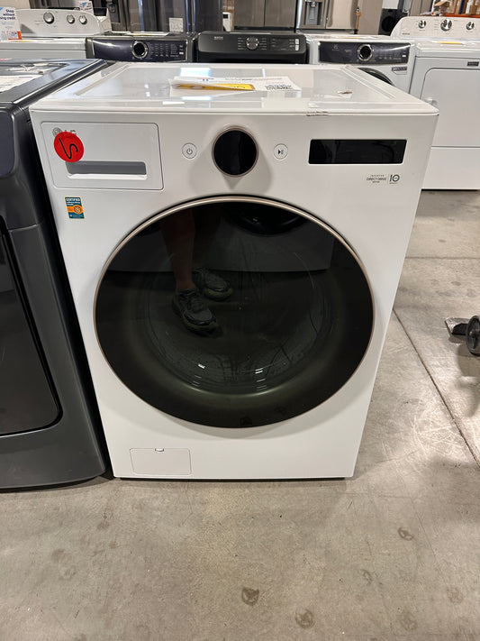 GORGEOUS NEW LG WHITE FRONT LOAD WASHER MODEL: WM6500HWA  WAS13896