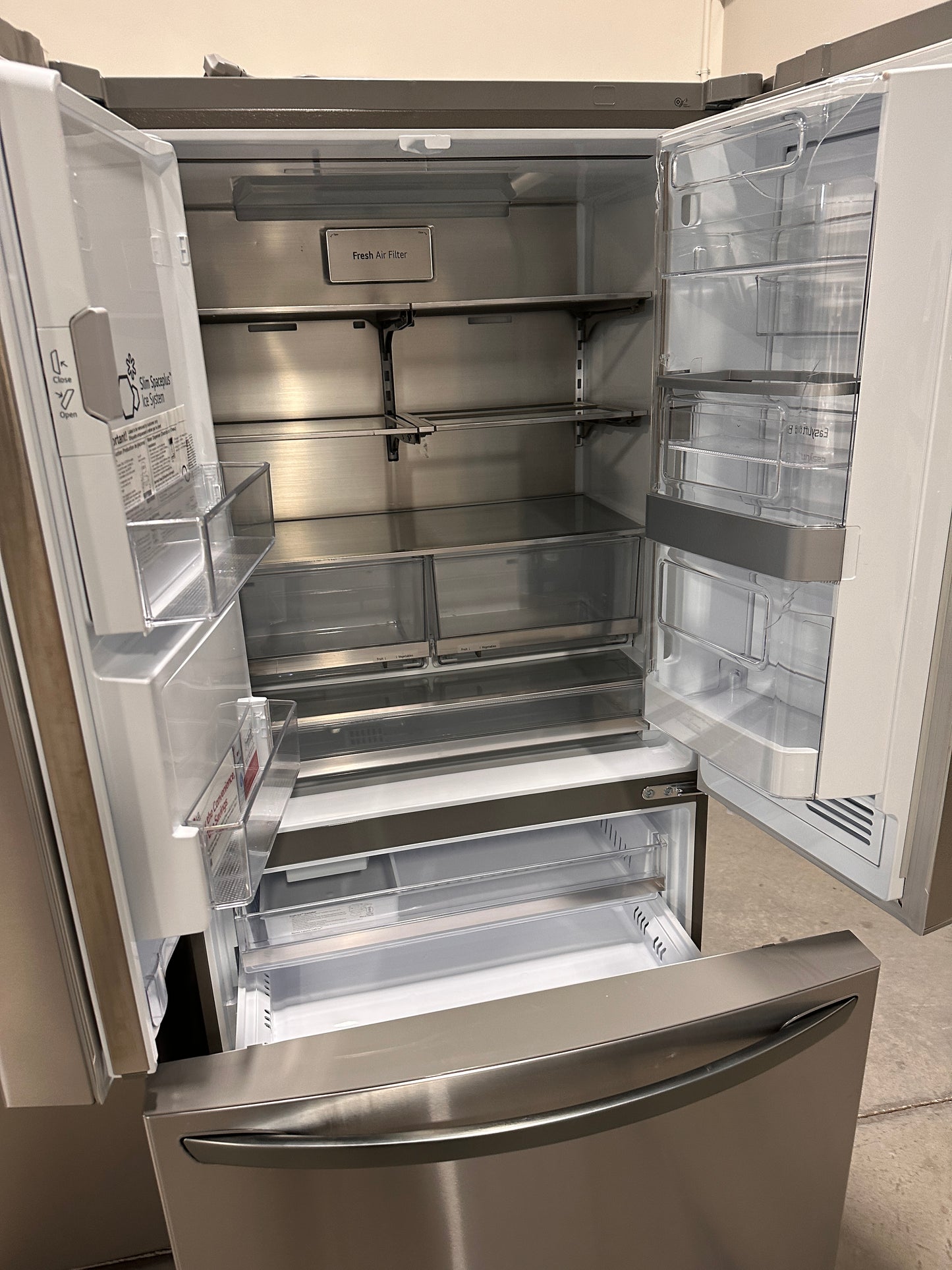 Counter-Depth Refrigerator with Craft Ice - Stainless steel  Model: LRFDC2406S  REF12149