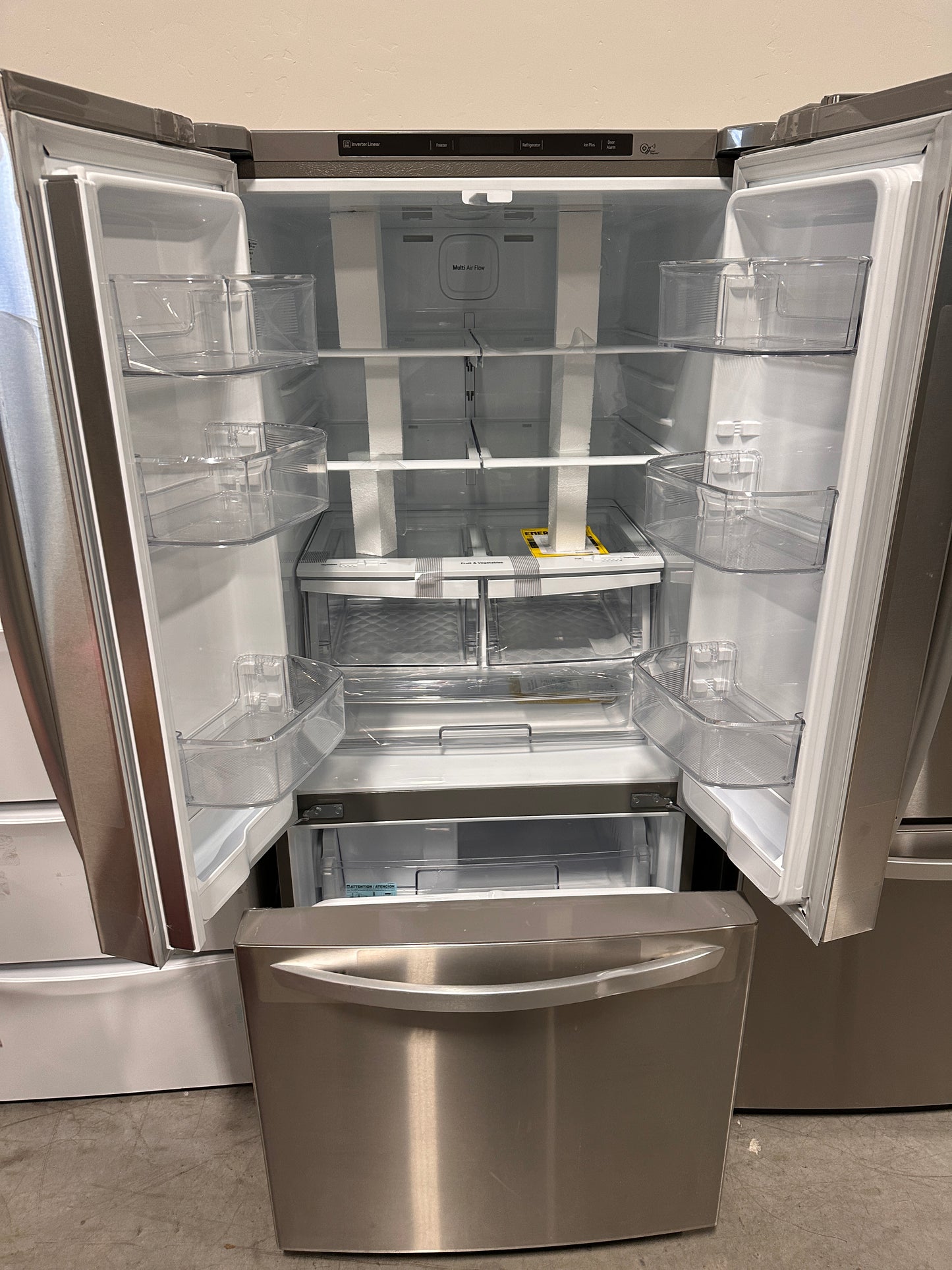 LG - 21.8 Cu. Ft. French Door Refrigerator - Stainless steel  Model:LFCS22520S  REF12713