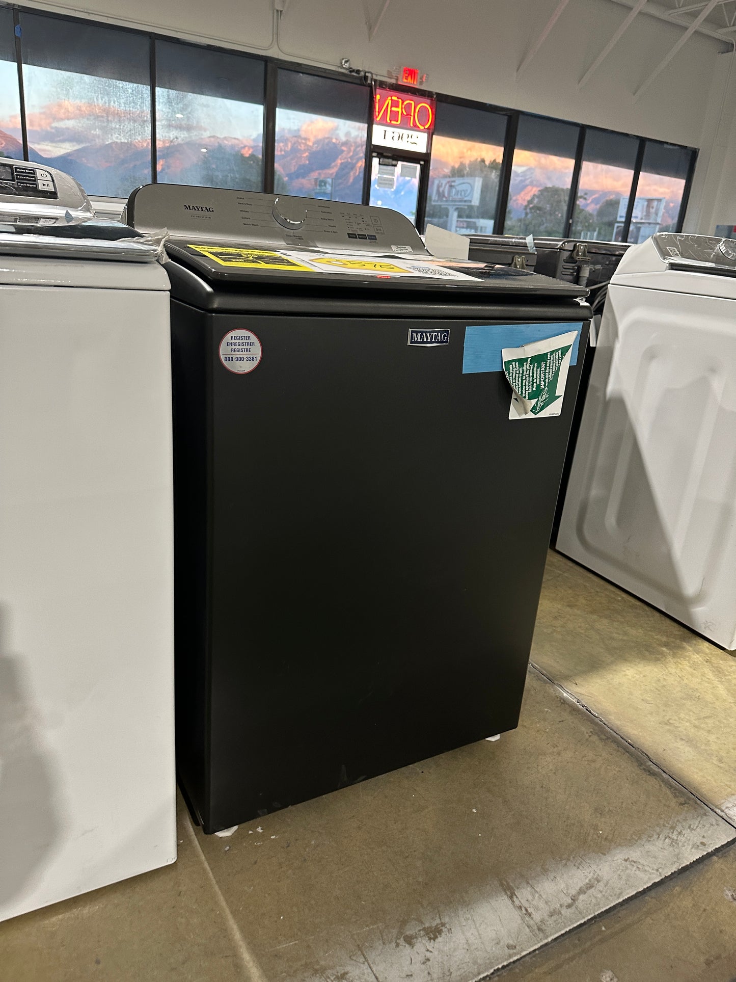 GORGEOUS NEW MAYTAG TOP LOAD WASHER WITH PET PRO SYSTEM MODEL: MVW6500MBK  WAS11952S