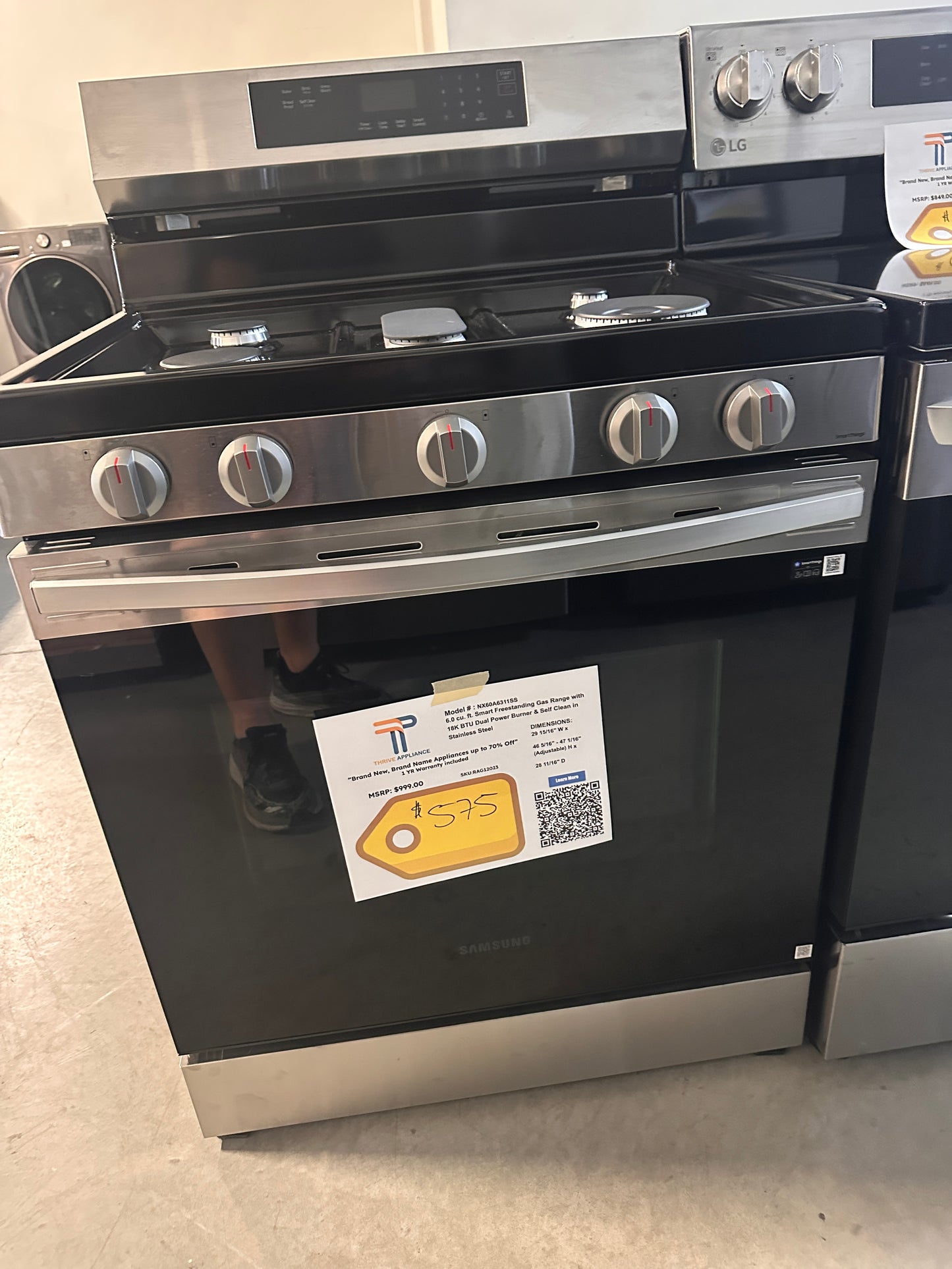 NEW! Samsung 6.0 cu. ft. Smart Freestanding Gas Range  MODEL: NX60A6311SS  RAG12023