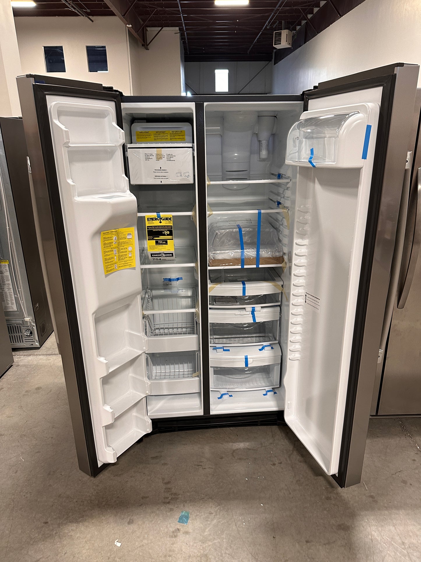 25.1 CU FT SIDE-BY-SIDE GE REFRIGERATOR Model:GSS25IYNFS  REF12895