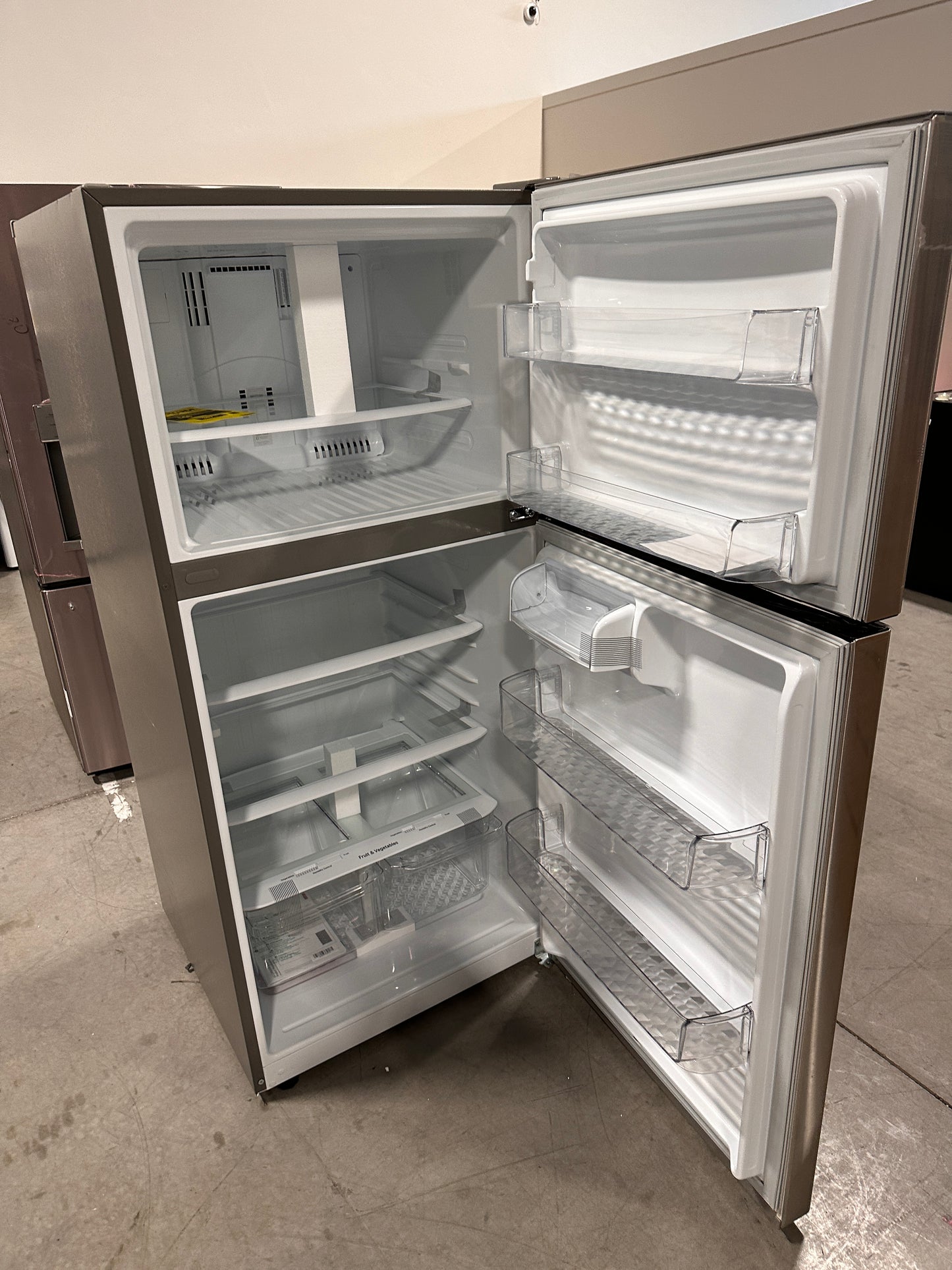 20.2 Cu. Ft. Top-Freezer Refrigerator - Stainless steel  Model:LTCS20020S  REF12888