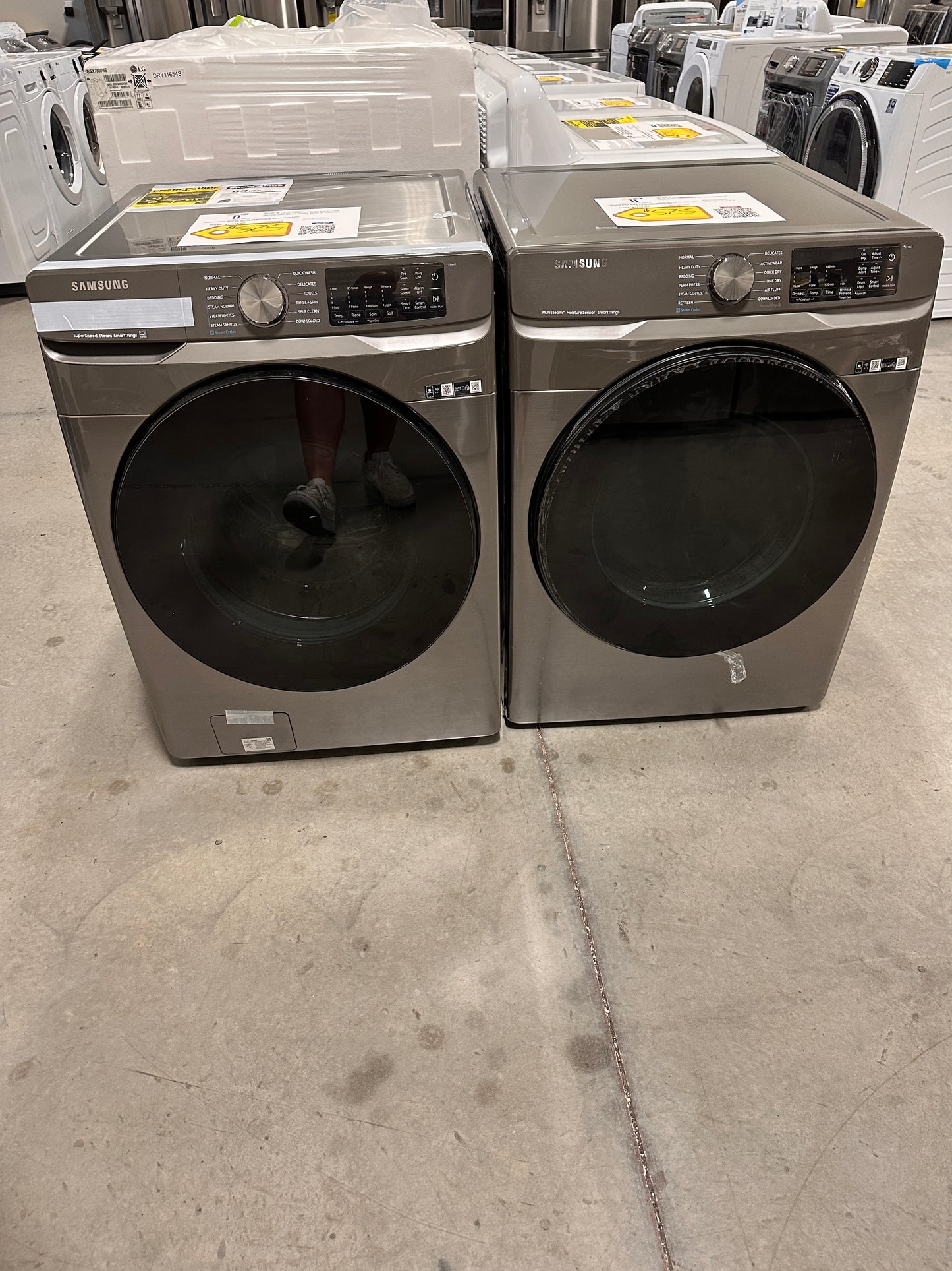 BEAUTIFUL NEW PLATINUM STACKABLE SAMSUNG LAUNDRY SET WAS13066 DRY12382