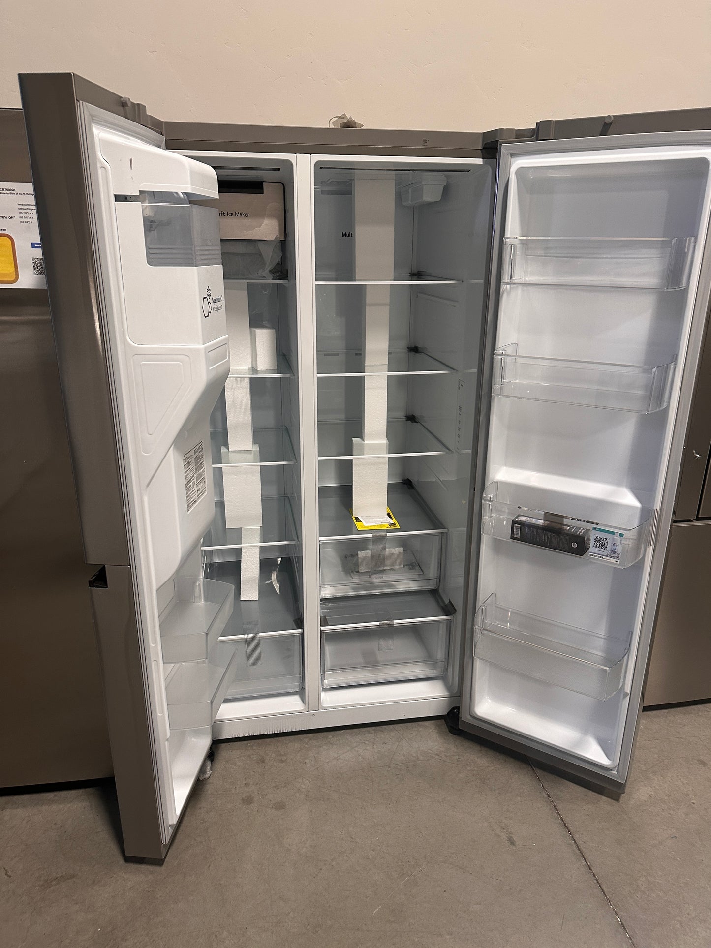 GREAT NEW LG SMART REFRIGERATOR with CRAFT ICE MODEL: LHSXS2706S  REF13942