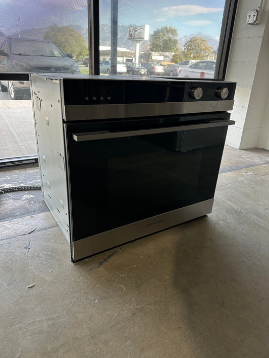 DEEPLY DISCOUNTED FISHER AND PAYKEL SINGLE WALL OVEN - WOV11166S Model:OB30SDEPX3 N