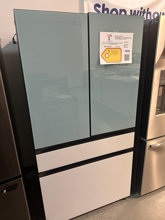 GORGEOUS SAMSUNG BESPOKE REFRIGERATOR WITH BEVERAGE CENTER MODEL: RF29BB86004M  REF13965