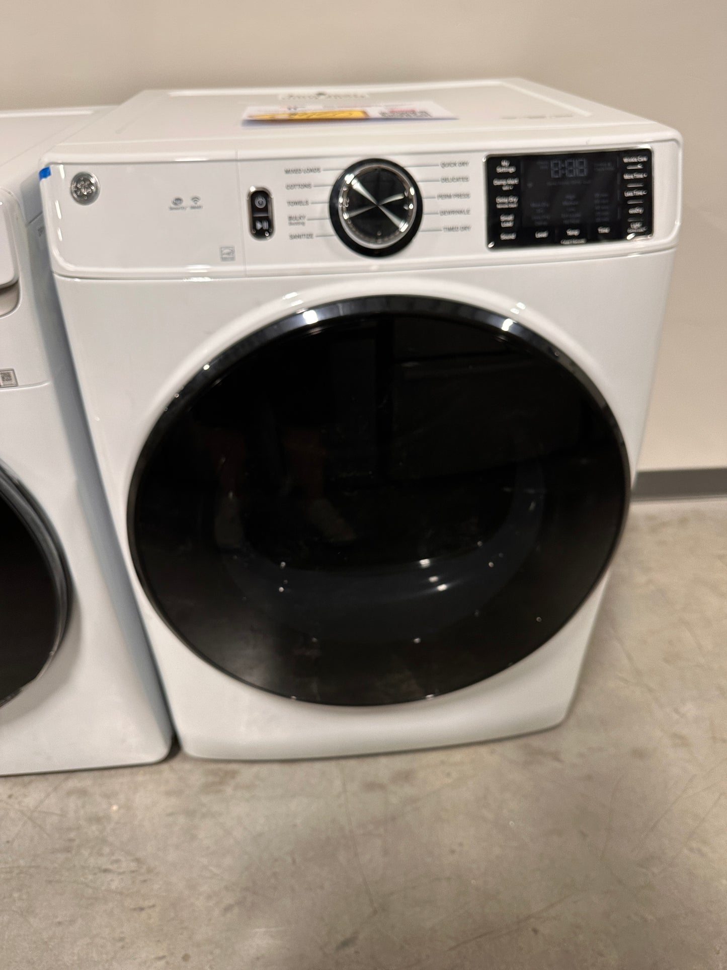 GE - 7.8 Cu. Ft. 10-Cycle Electric Dryer - White on White  Model:GFD55ESSNWW  DRY12405