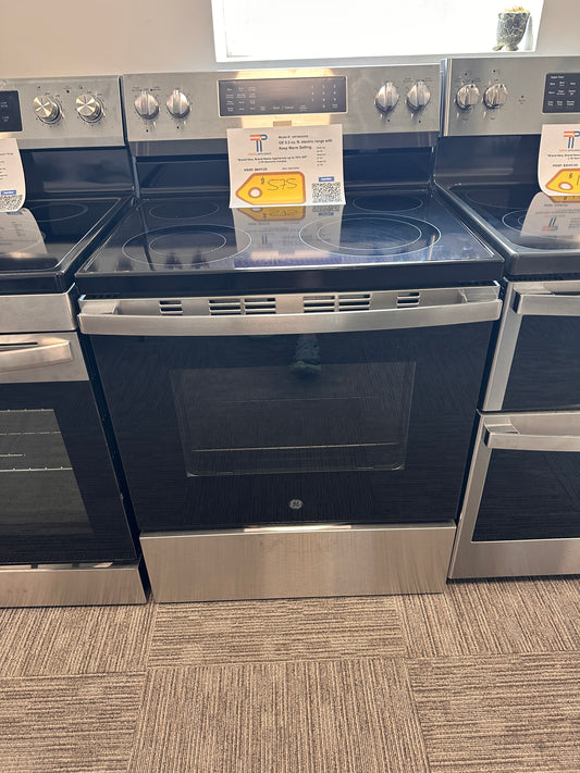 GREAT NEW GE CONVECTION RANGE with AIRFRY and EASYWASH MODEL: GRF600AVSS  RAG12052