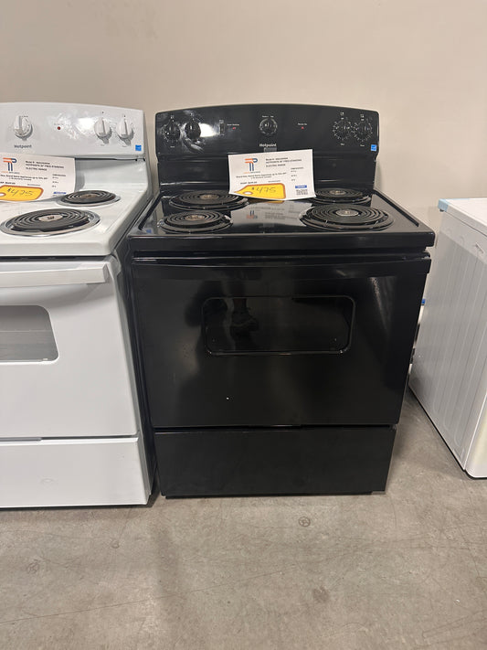 BRAND NEW! Hotpoint 30" Free-Standing Electric Range  MODEL: RBS330DRBB  RAG12049