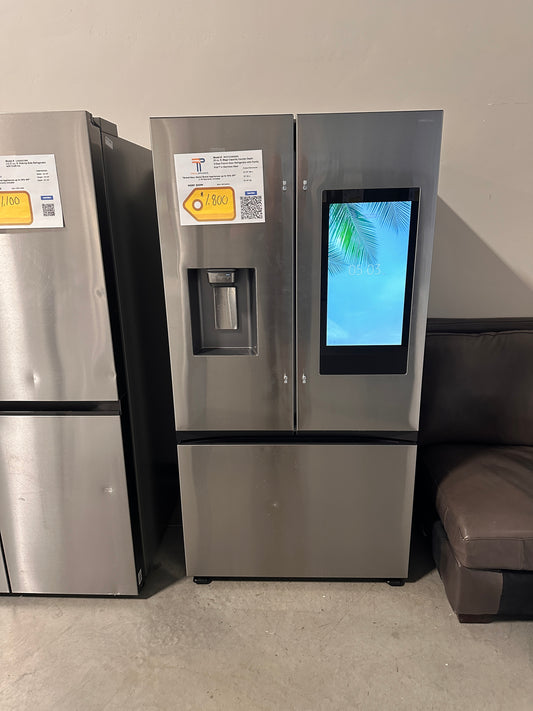 GORGEOUS SAMSUNG COUNTER DEPTH REFRIGERATOR WITH FAMILY HUB MODEL: RF27CG5900SR  REF14011