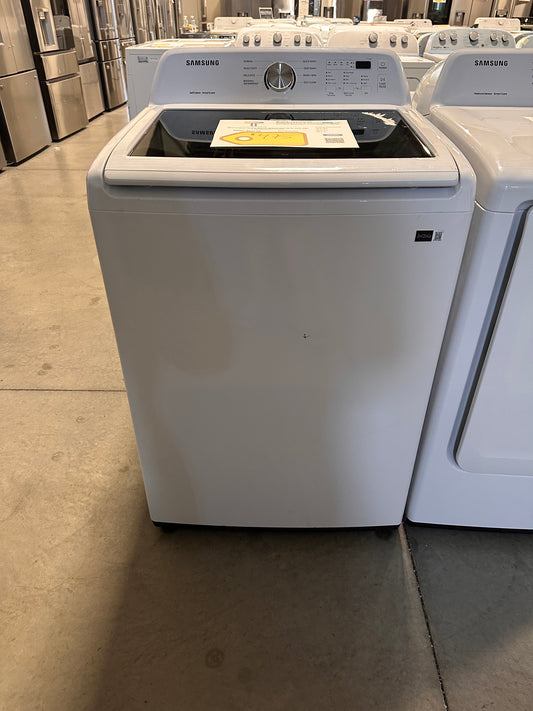 BRAND NEW SAMSUNG TOP LOAD WASHER with VIBRATION REDUCTION MODEL: WA45T3200AW  WAS13933