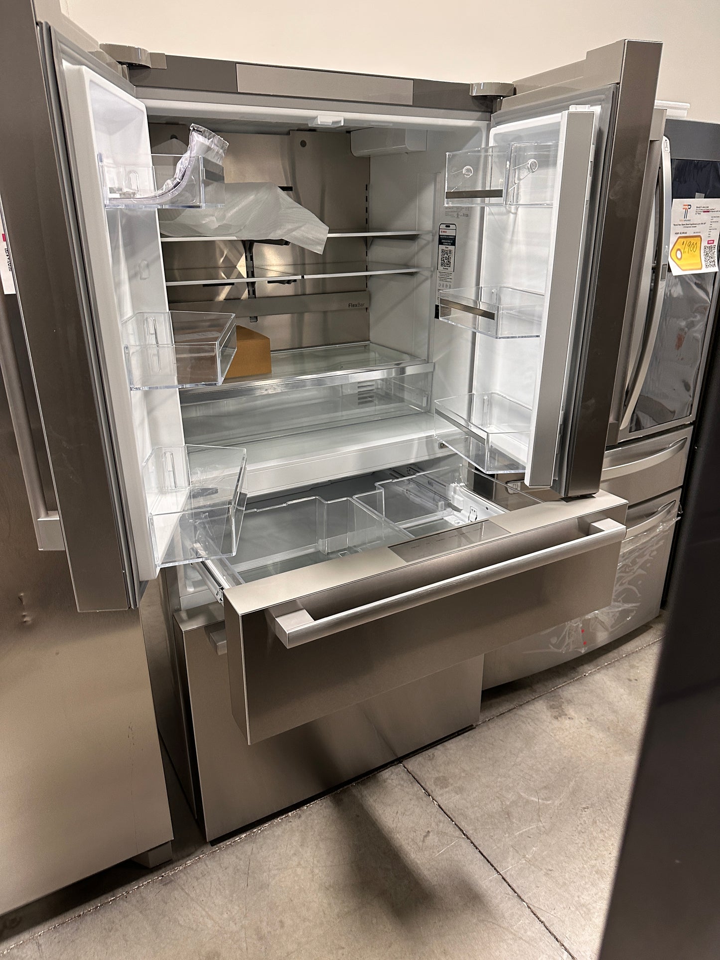 NEW! Bosch 21 Cu. Ft. Stainless 800 Series French Door Refrigerator  MODEL: B36CL80SNS  REF14009