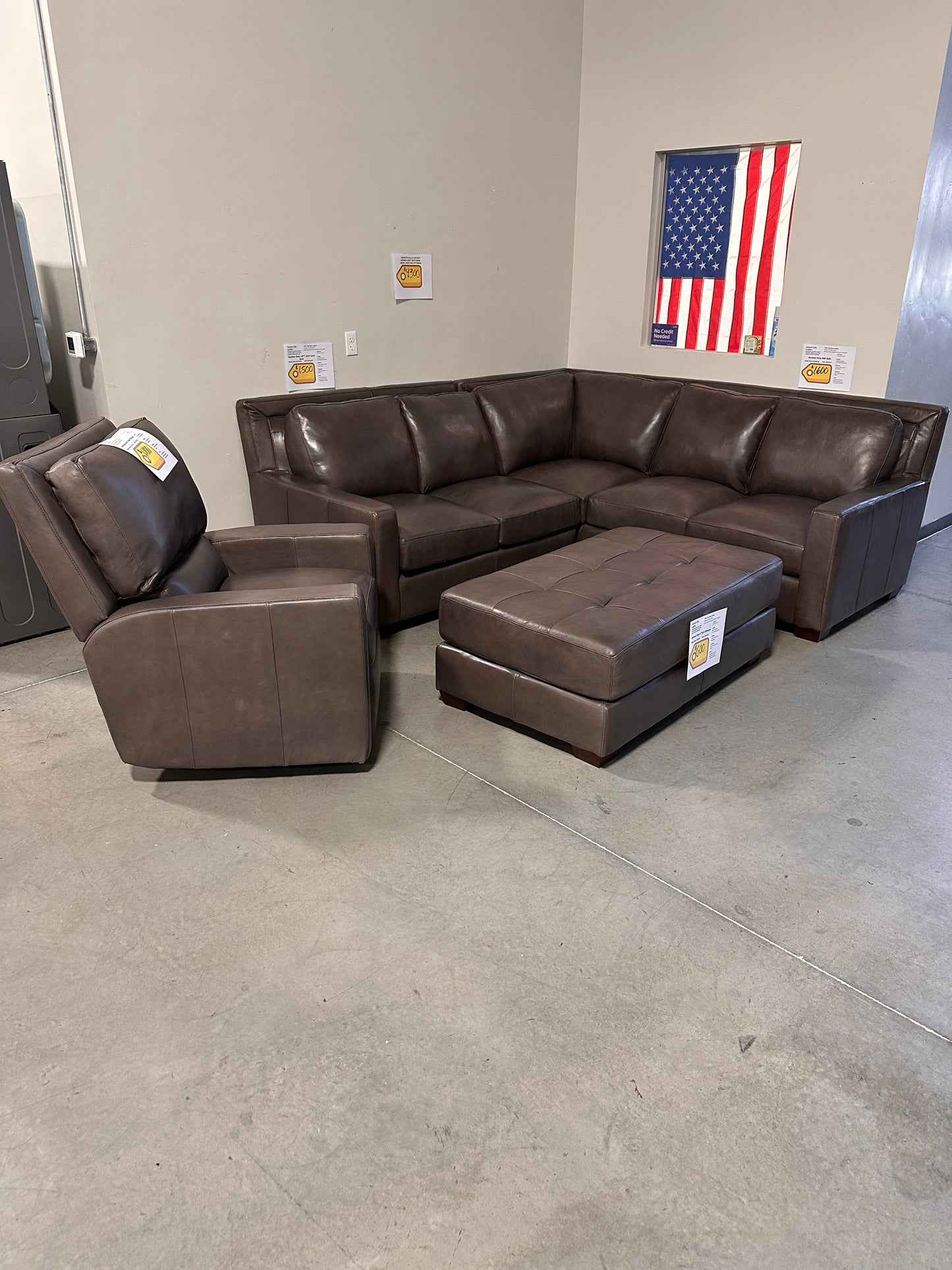 GRANITE FALLS LEATHER   Hermes Grey Full Sectional with Power Recliner and Ottoman