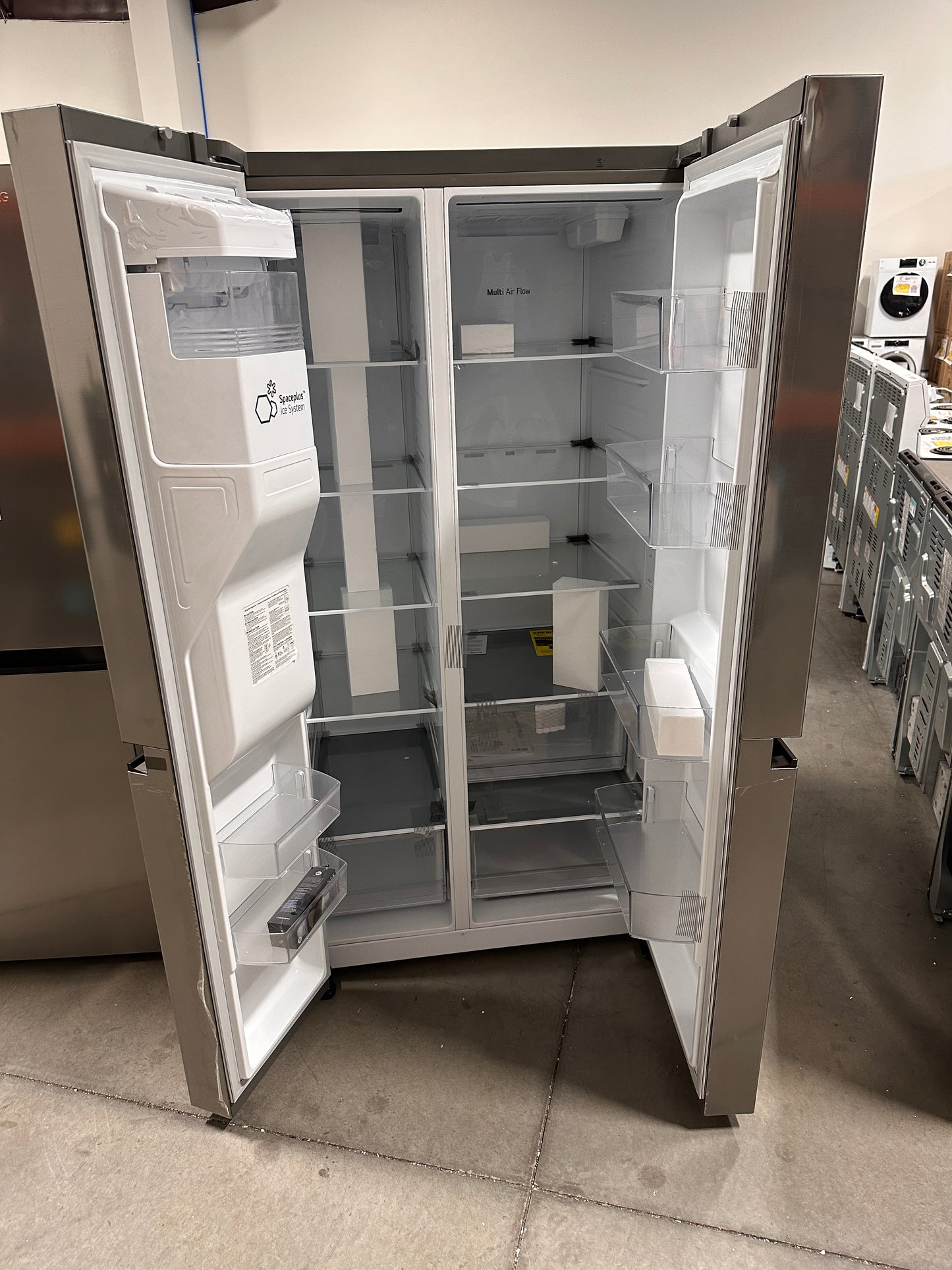 GREAT NEW SIDE BY SIDE LG REFRIGERATOR MODEL: LRSXS2706V  REF13016