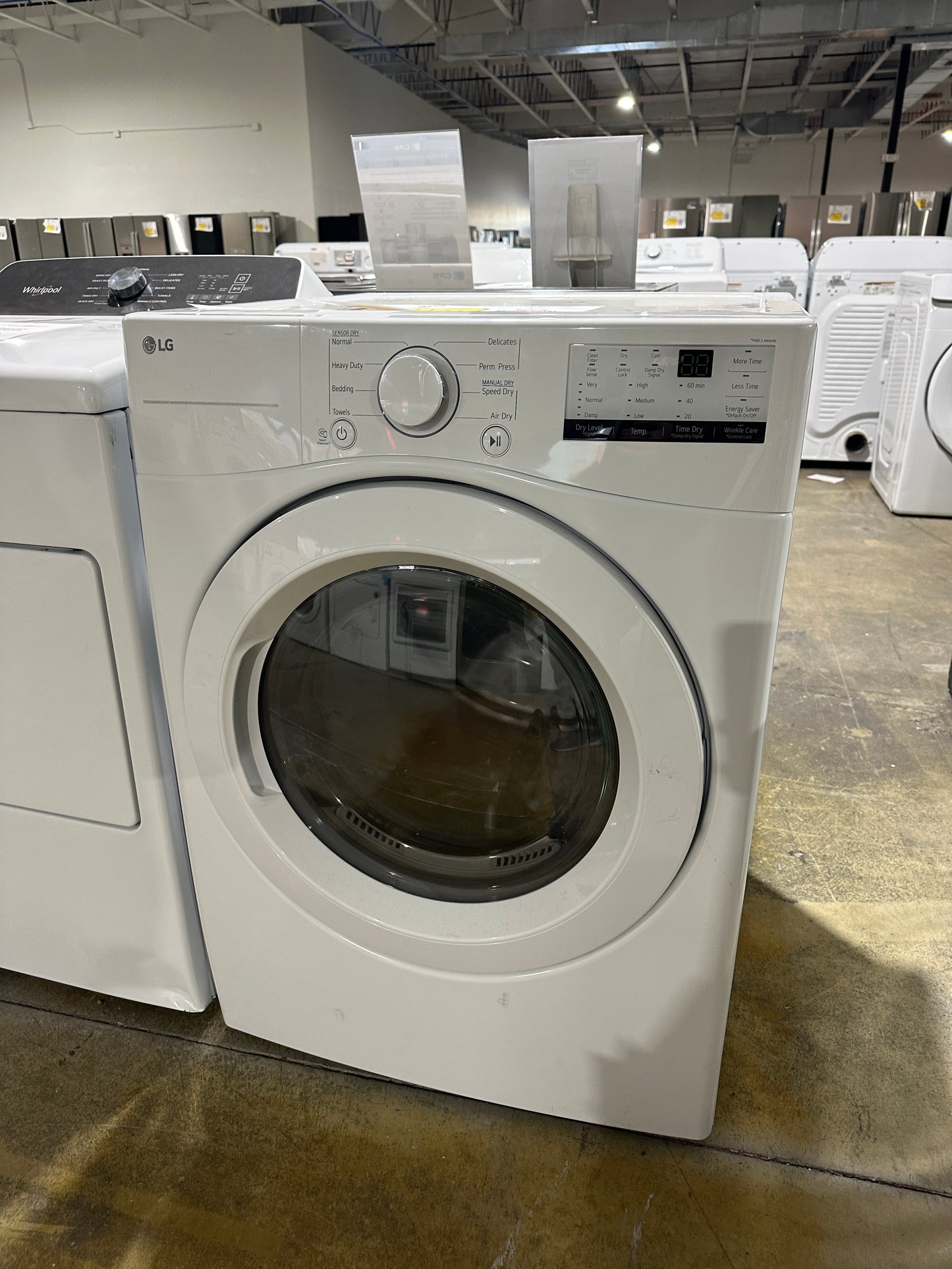 GREAT NEW ELECTRIC DRYER WITH WRINKLE CARE MODEL: DLE3400W  DRY11979S