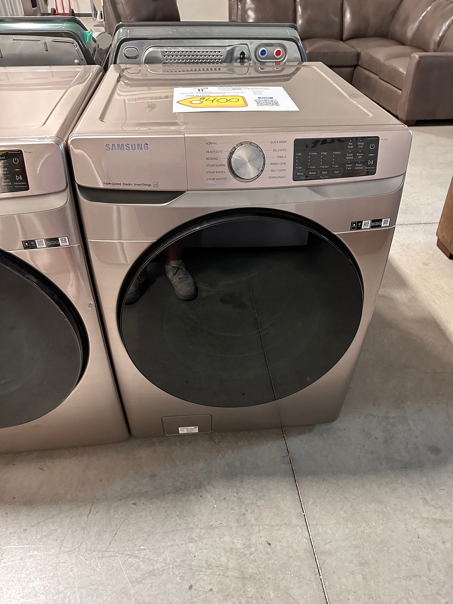 SAMSUNG LARGE CAPACITY FRONT LOAD WASHER - MODEL: WF45B6300AC  WAS13124