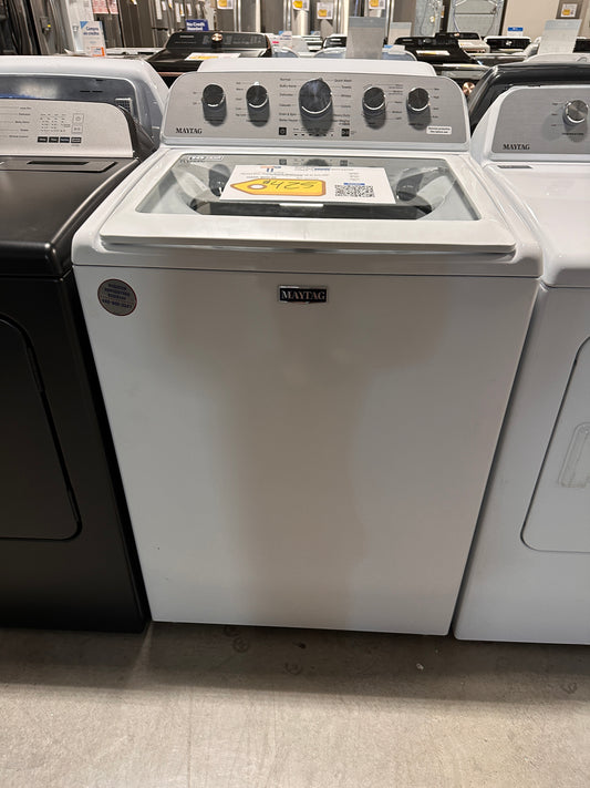 GORGEOUS NEW MAYTAG TOP LOAD WASHING MACHINE MODEL: MVW5430MW  WAS13139