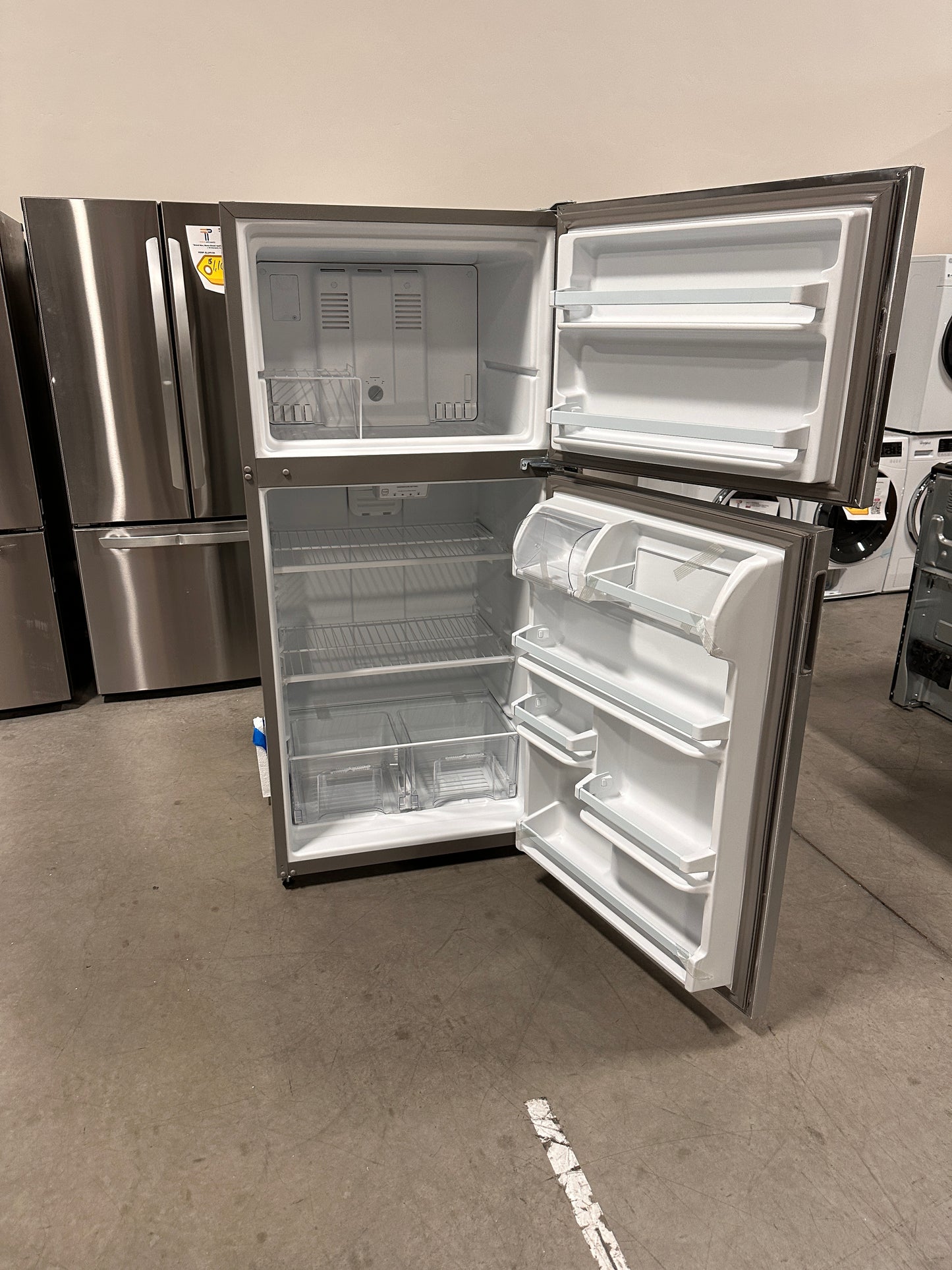 Amana 18.2-cu ft Top-Freezer Refrigerator (Stainless Steel)  MODEL: ART308FFDM  REF13038