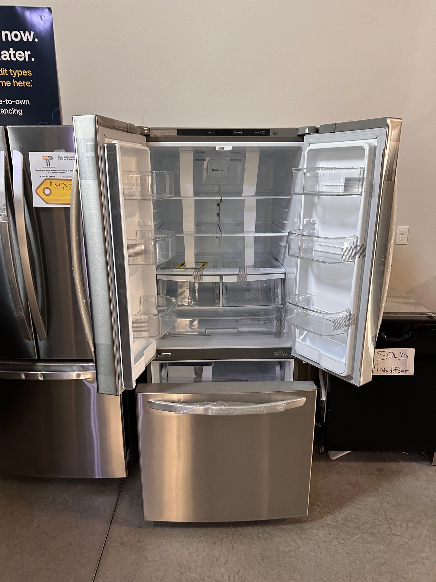 BRAND NEW! LG 21.8 cu ft French Door Refrigerator  MODEL: LFCS22520S  REF14035