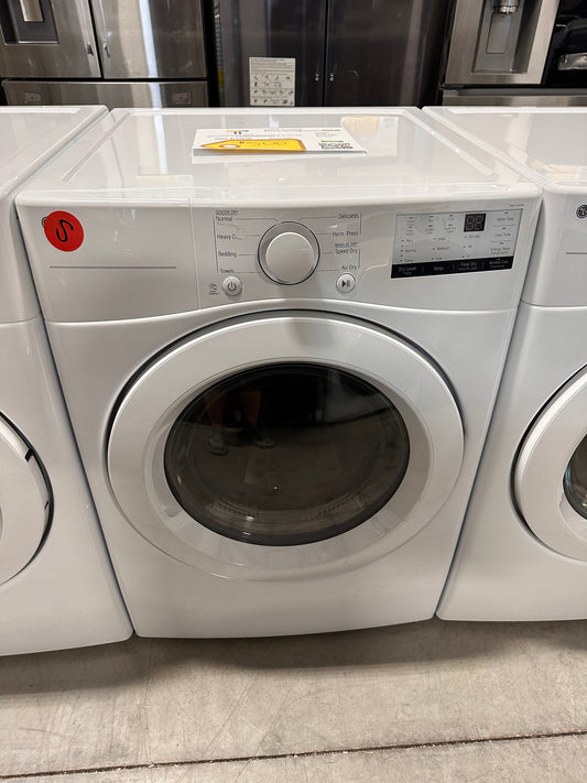 GREAT NEW FRONT LOAD GAS DRYER MODEL: DLG3401W  DRY13160