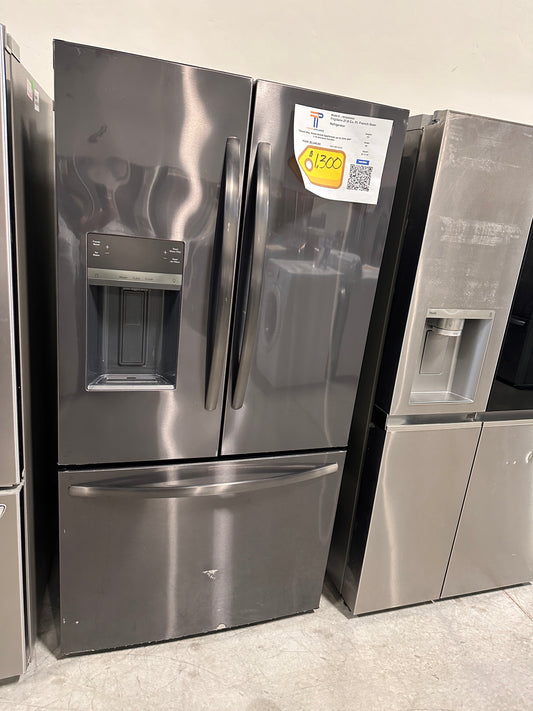 Frigidaire - 27.8 Cu. Ft. French Door Refrigerator - Model:FRFS2823AD  REF12772