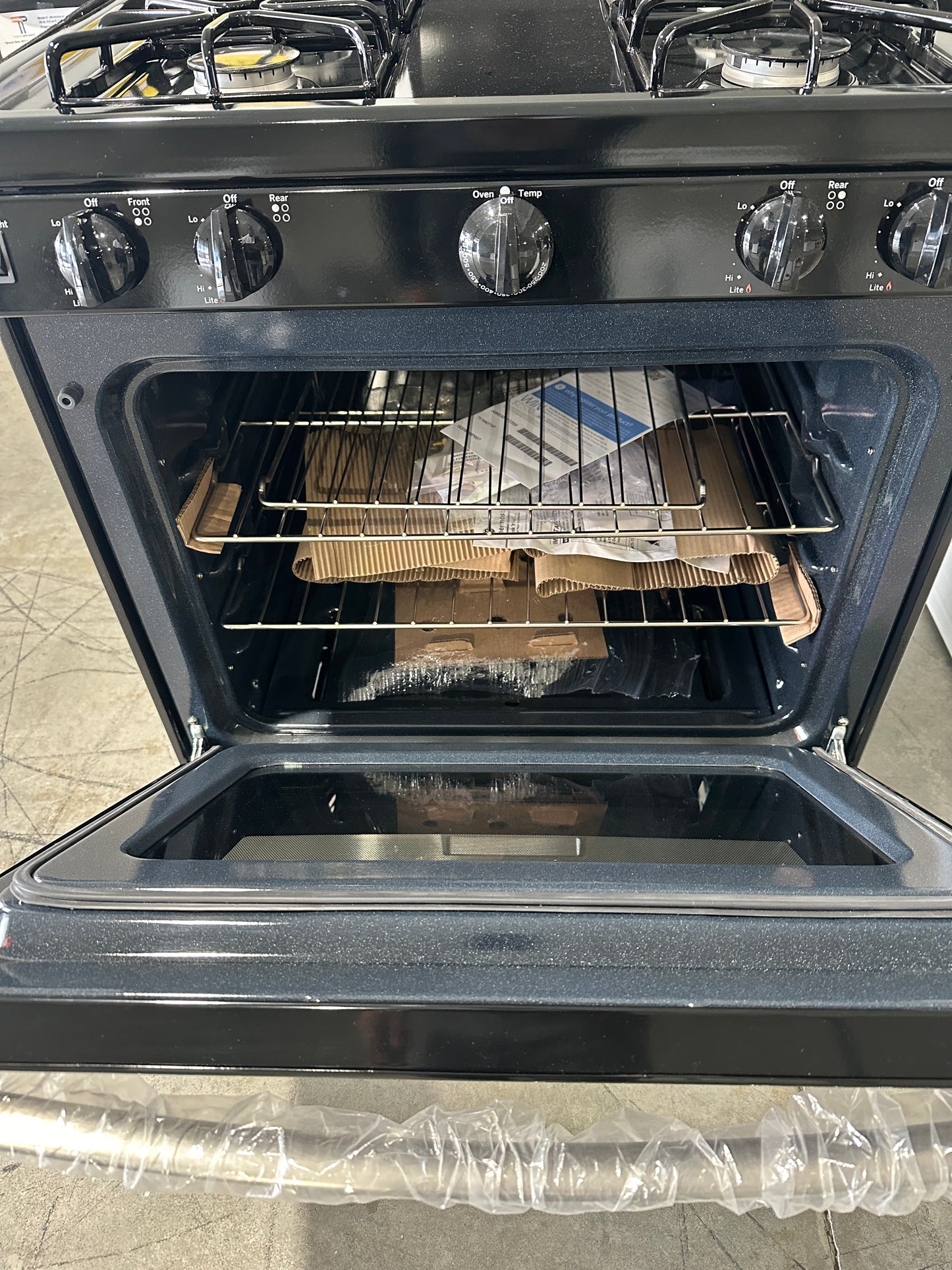 GORGEOUS NEW GE GAS RANGE MODEL: JGBS30RET2SS RAG11581S