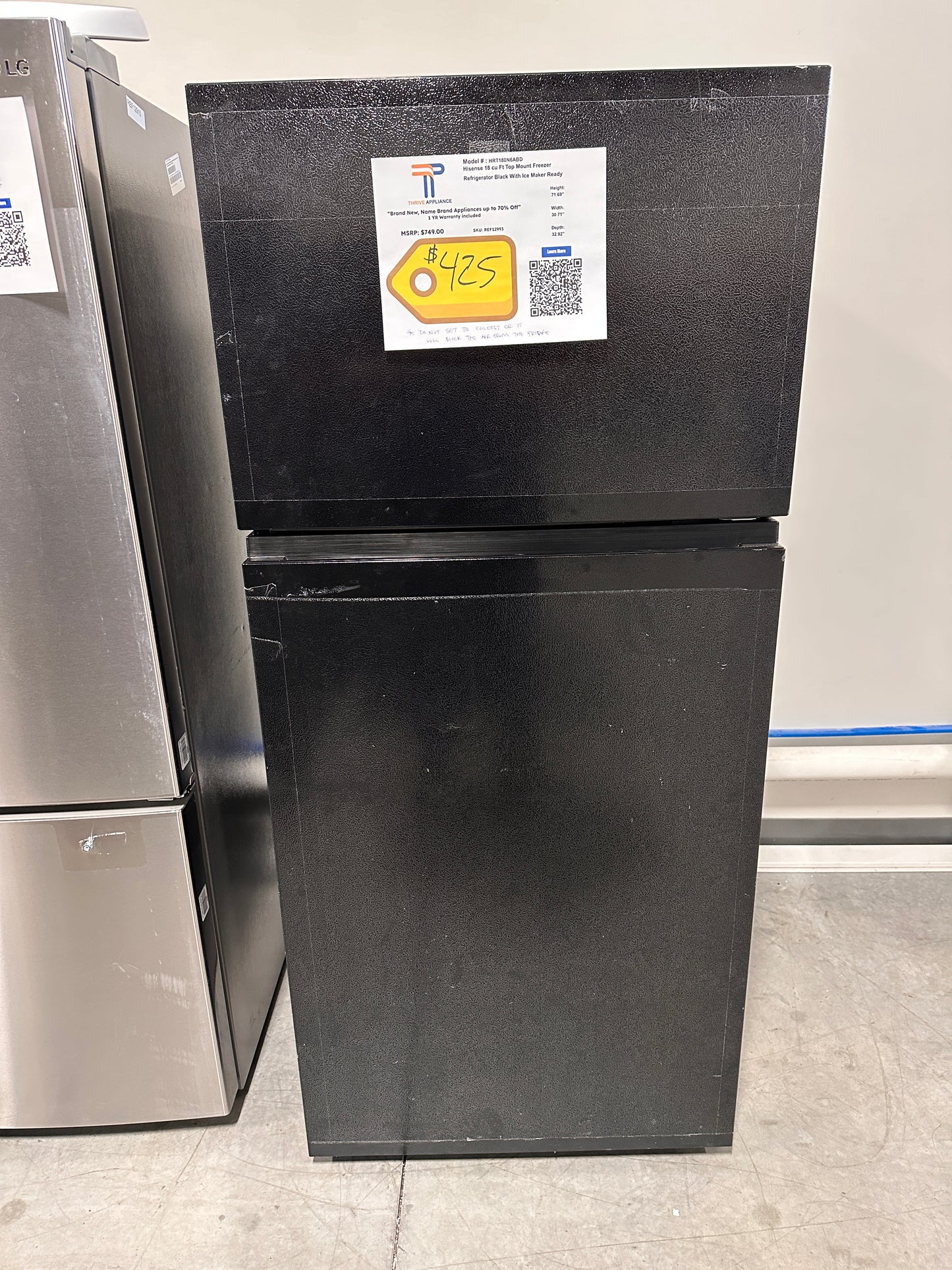 Hisense 18-cu ft Top-Freezer Refrigerator (Black)  Model:HRT180N6ABD  REF12993