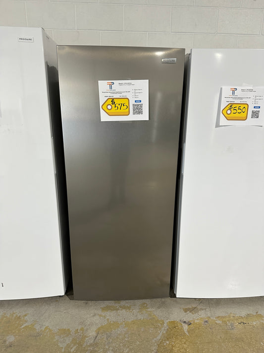 BEAUTIFUL BRAND NEW FROST FREE UPRIGHT FREEZER MODEL: FFFU16F2VV FRZ11198S