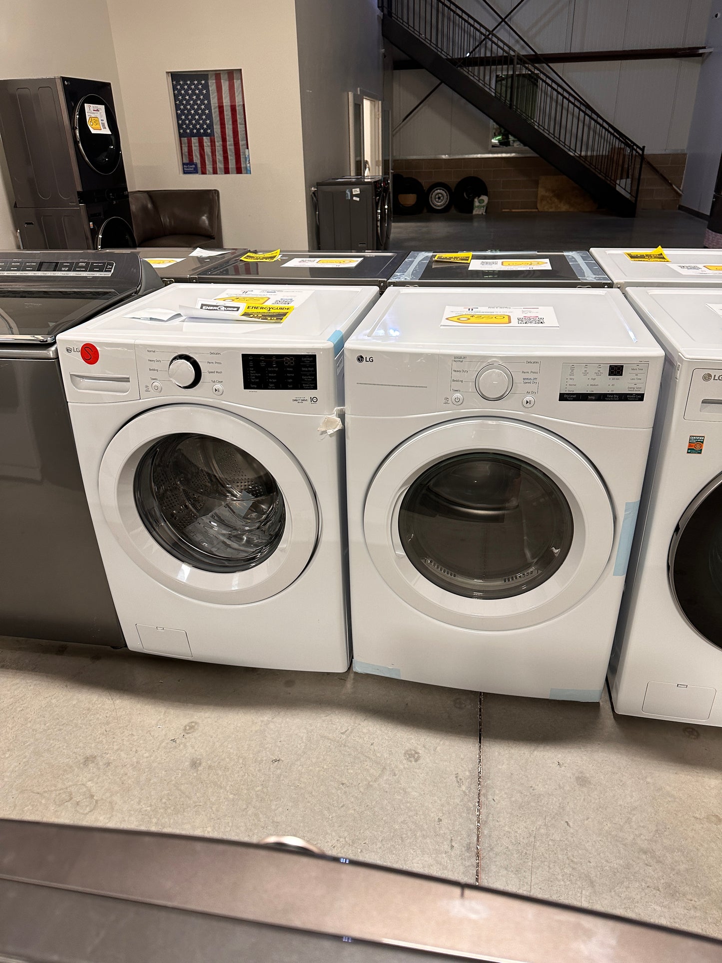 GREAT NEW LG FRONT LOAD WASHER ELECTRIC DRYER LAUNDRY SET - WAS13203 DRY12488