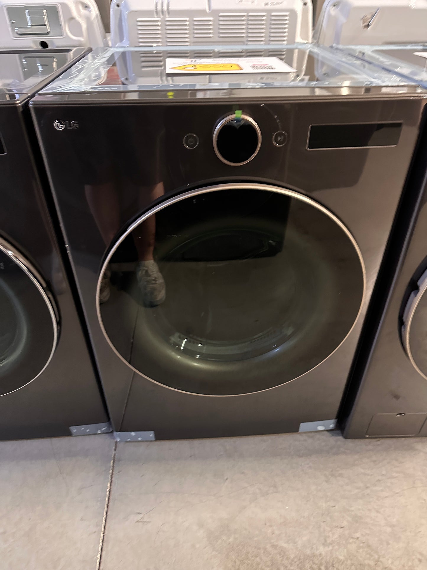DISCOUNTED NEW SMART ELECTRIC LG DRYER WITH SENSOR DRY MODEL: DLEX6500B  DRY12496