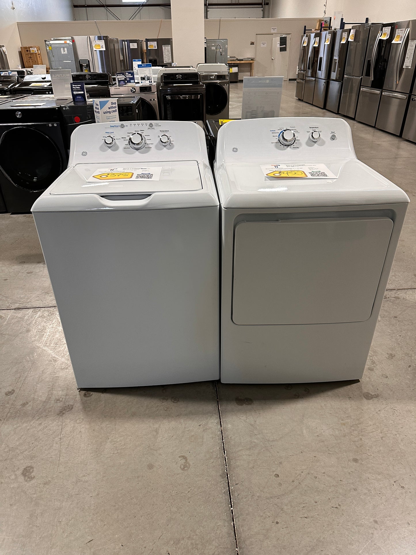 GREAT NEW GE TOP LOAD WASHER GAS DRYER LAUNDRY SET - WAS13201 DRY12308