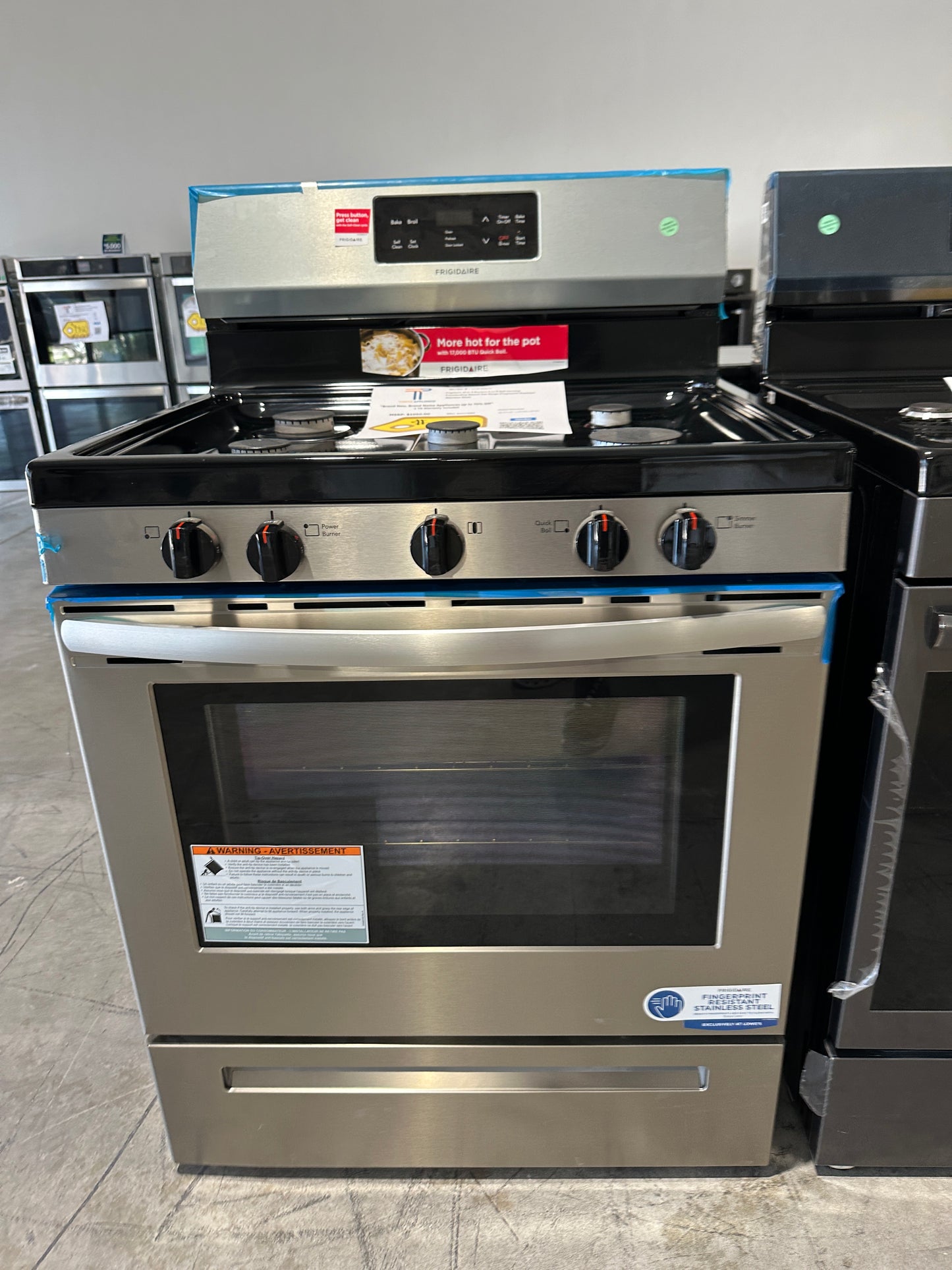 GREAT NEW FRIGIDAIRE GAS RANGE MODEL: LFGF3054TF RAG11590S