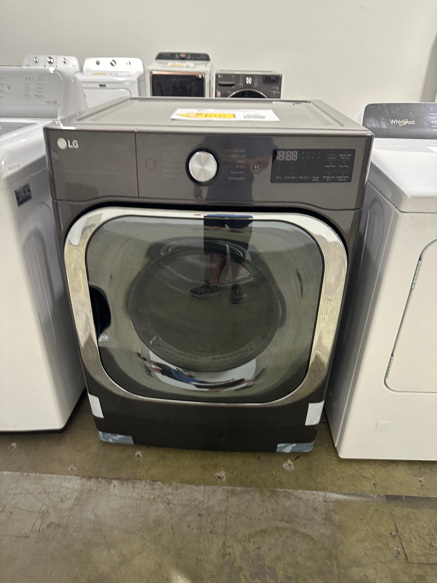 9.0 CU FT STACKABLE GAS LG DRYER MODEL: DLGX8901B DRY12158S