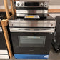 NEW SAMSUNG ELECTRIC RANGE with STEAM CLEAN MODEL:NE63A6111SS/AA  RAG11855