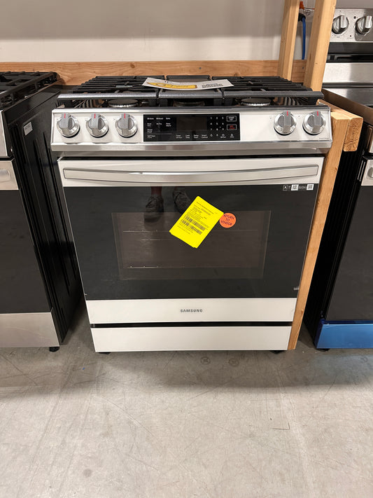 GREAT NEW SAMSUNG SMART GAS RANGE with AIR FRY and CONVECTION MODEL:NX60CB831512AA  RAG11856